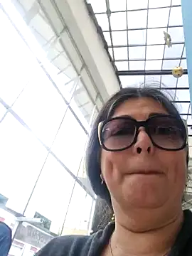 Snapshot of emma_tour chatting on December 9, 2:28 pm emma tour online show from December 9, 2:28 pm