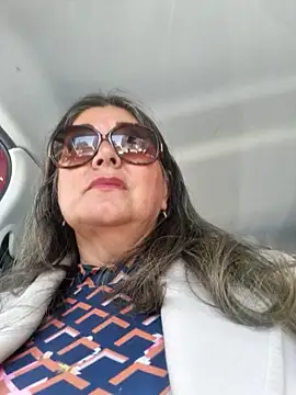 Snapshot of emma_tour chatting on December 11, 4:31 pm emma tour online show from December 11, 4:31 pm