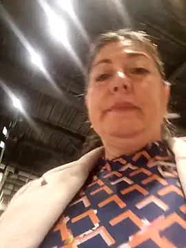 Snapshot of emma_tour chatting on December 11, 9:45 pm emma tour online show from December 11, 9:45 pm