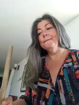 Snapshot of emma_tour chatting on December 14, 3:15 pm emma tour online show from December 14, 3:15 pm