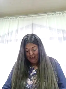 Snapshot of emma_tour chatting on December 19, 10:10 pm emma tour online show from December 19, 10:10 pm