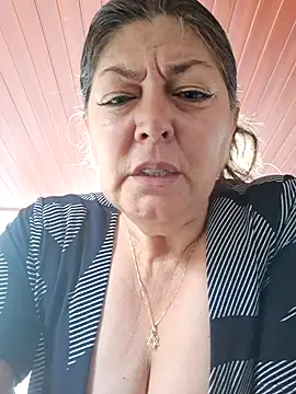 Snapshot of emma_tour chatting on December 23, 5:43 pm emma tour online show from December 23, 5:43 pm