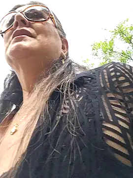 Snapshot of emma_tour chatting on December 26, 3:31 pm emma tour online show from December 26, 3:31 pm