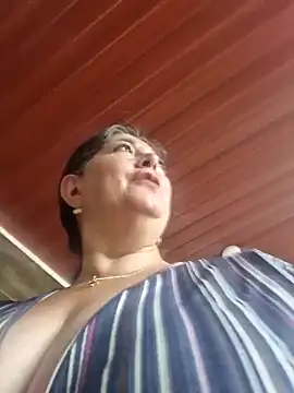 Snapshot of emma_tour chatting on January 1, 3:24 pm emma tour online show from January 1, 3:24 pm