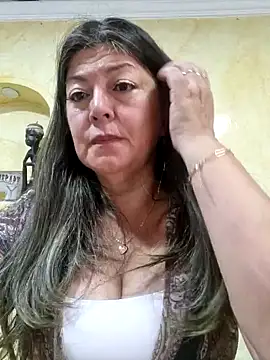 Snapshot of emma_tour chatting on January 17, 5:08 pm emma tour online show from January 17, 5:08 pm