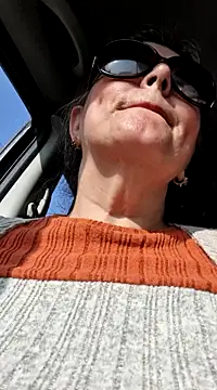 Snapshot of emma_tour chatting on January 21, 1:54 pm emma tour online show from January 21, 1:54 pm