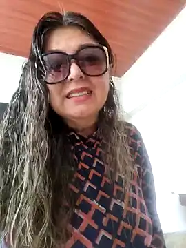 Snapshot of emma_tour chatting on February 3, 3:49 pm emma tour online show from February 3, 3:49 pm