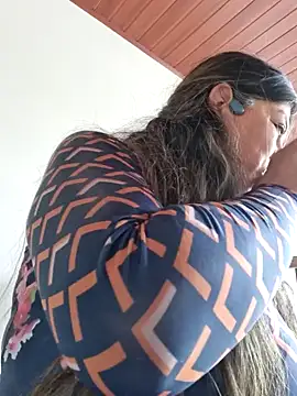 Snapshot of emma_tour chatting on February 3, 8:57 pm emma tour online show from February 3, 8:57 pm