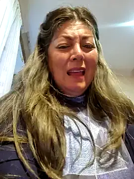 Snapshot of emma_tour chatting on February 5, 7:42 pm emma tour online show from February 5, 7:42 pm