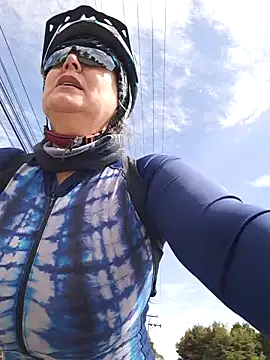 Snapshot of emma_tour chatting on February 8, 3:10 pm emma tour online show from February 8, 3:10 pm