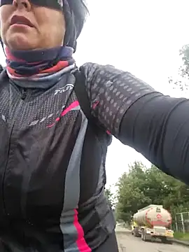 Snapshot of emma_tour chatting on February 12, 2:10 pm emma tour online show from February 12, 2:10 pm