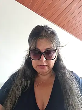 Snapshot of emma_tour chatting on March 3, 3:20 pm emma tour online show from March 3, 3:20 pm