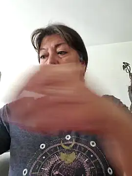 Snapshot of emma_tour chatting on March 6, 2:40 pm emma tour online show from March 6, 2:40 pm