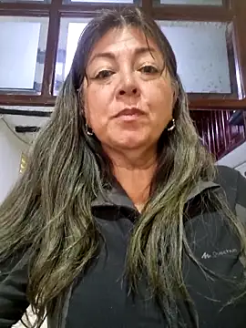 Snapshot of emma_tour chatting on March 13, 3:50 pm emma tour online show from March 13, 3:50 pm