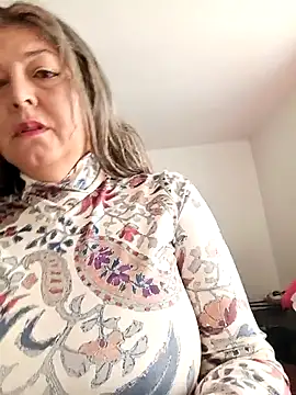 Snapshot of emma_tour chatting on October 2, 3:41 pm emma tour online show from October 2, 3:41 pm