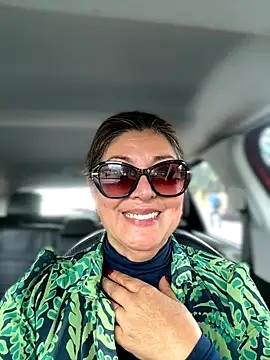 Snapshot of emma_tour chatting on November 18, 4:22 pm emma tour online show from November 18, 4:22 pm