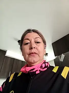 Snapshot of emma_tour chatting on November 26, 3:57 pm emma tour online show from November 26, 3:57 pm