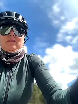 Snapshot of emma_tour chatting on November 29, 3:04 pm emma tour online show from November 29, 3:04 pm