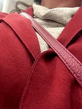 Snapshot of emma_tour chatting on December 3, 3:43 pm emma tour online show from December 3, 3:43 pm