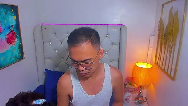 Snapshot of AsianZero chatting on July 1, 5:23 pm AsianZero online show from July 1, 5:23 pm