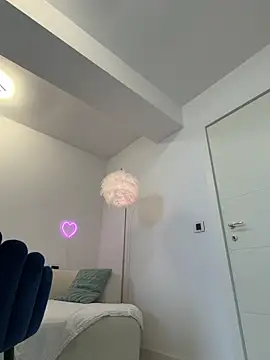 Snapshot of Rileysim88 chatting on February 21, 9:54 am Rileysim88 online show from February 21, 9:54 am