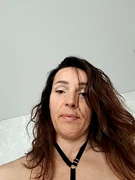 Snapshot of EvaXOAir chatting on July 6, 4:31 am EvaXOAir online show from July 6, 4:31 am
