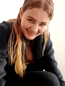 Mia davis01 online show from April 11, 9:30 pm