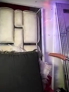 chelaqueen  online show from January 17, 3:11 am