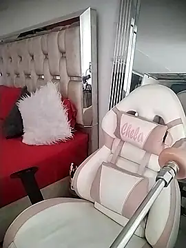 chelaqueen  online show from February 18, 8:16 pm