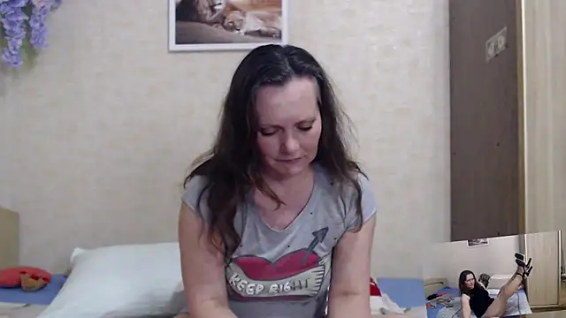 SheLion online show from April 23, 5:15 pm