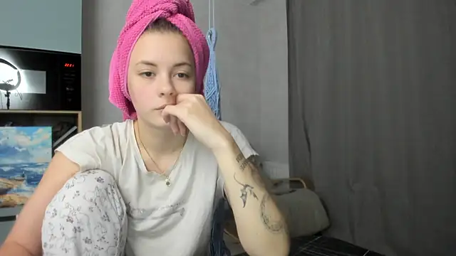 why again me online show from December 5, 7:21 pm