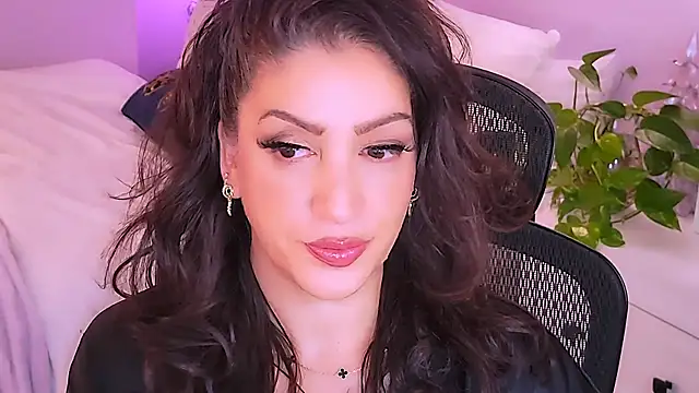 Wonderful Woman online show from February 23, 2:09 am