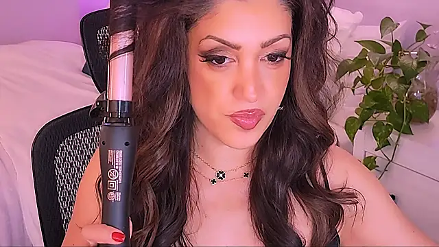 Wonderful Woman online show from March 24, 4:50 am