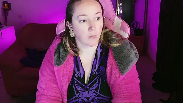 kisicaxx online show from January 9, 5:22 pm
