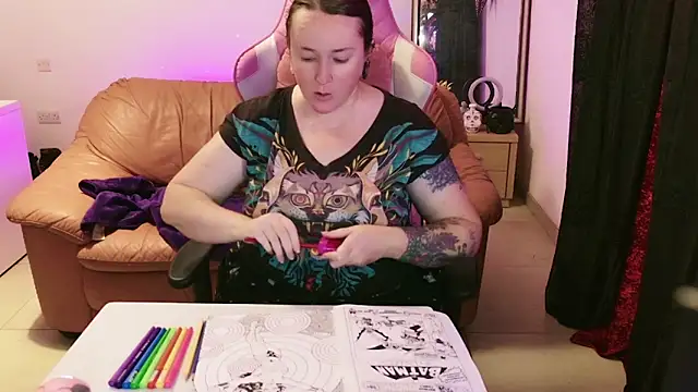 kisicaxx online show from January 13, 6:05 pm