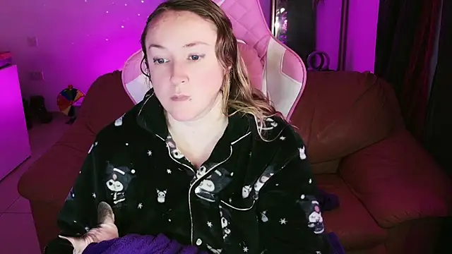 kisicaxx online show from January 16, 6:37 pm