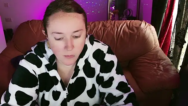 kisicaxx online show from January 17, 9:49 am