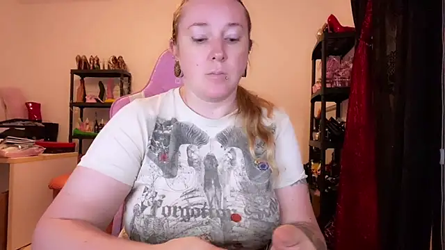 Snapshot of kisicaxx chatting on October 29, 5:58 pm kisicaxx online show from October 29, 5:58 pm