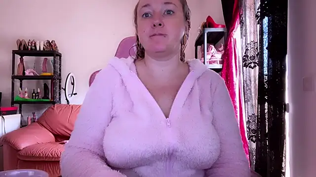 Snapshot of kisicaxx chatting on November 4, 9:41 am kisicaxx online show from November 4, 9:41 am