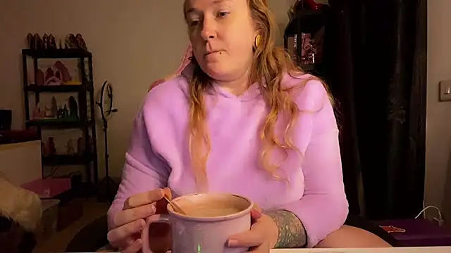 Snapshot of kisicaxx chatting on November 23, 6:30 pm kisicaxx online show from November 23, 6:30 pm