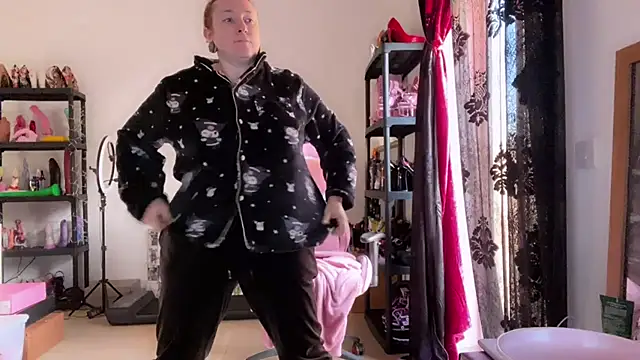 Snapshot of kisicaxx chatting on November 25, 6:35 am kisicaxx online show from November 25, 6:35 am