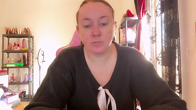 kisicaxx online show from December 18, 9:26 am