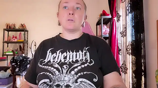 kisicaxx online show from December 22, 12:46 pm