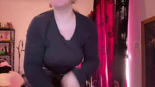 kisicaxx online show from January 9, 9:56 am