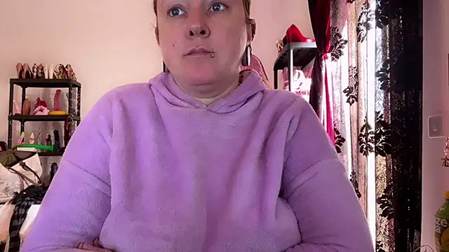 kisicaxx online show from March 3, 9:26 am