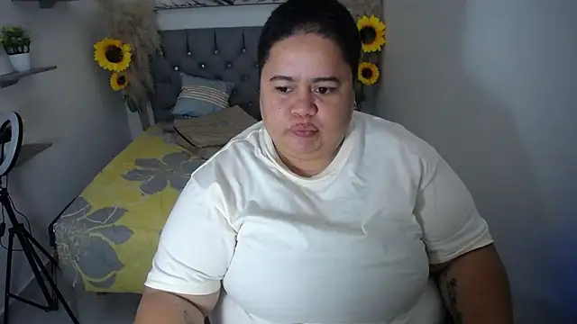 Snapshot of hotlesby4uxxx chatting on April 25, 8:28 pm hotlesby4uxxx online show from April 25, 8:28 pm