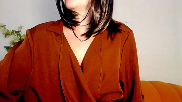 Snapshot of Fun4tipz chatting on February 25, 6:17 pm Fun4tipz online show from February 25, 6:17 pm