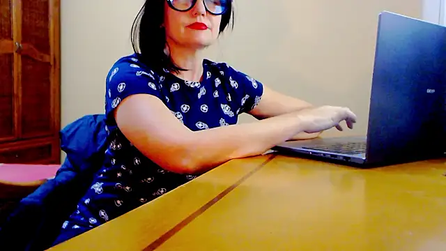 Snapshot of Fun4tipz chatting on March 5, 5:09 pm Fun4tipz online show from March 5, 5:09 pm