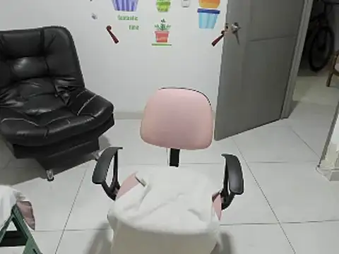 nicoledavis online show from February 1, 4:03 am