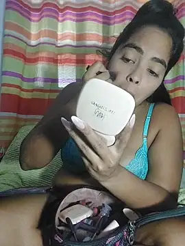 Snapshot of missmelissa_ chatting on November 4, 11:53 am missmelissa online show from November 4, 11:53 am